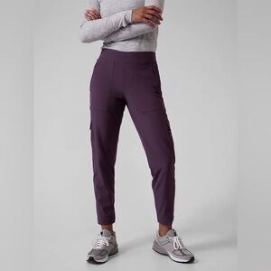 ◾️Athleta Chelsea Cargo Lined Pants